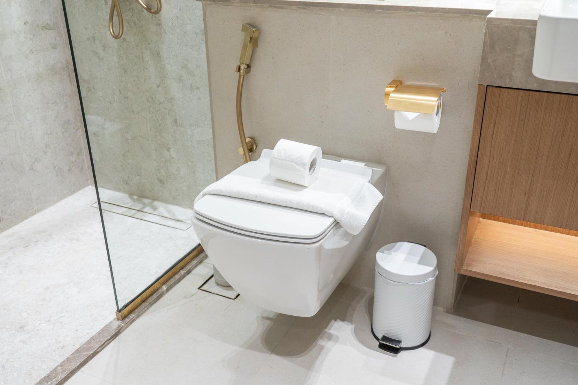 Stylish 1bhk By Czechin Pool & Gym Prime Jvc Apartment *